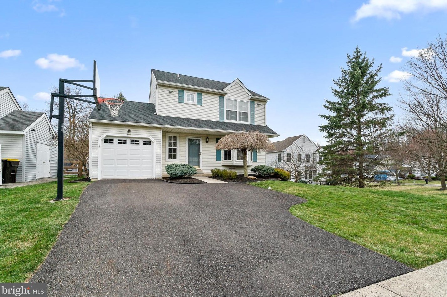 115 Preston Dr, North Wales, PA 19454