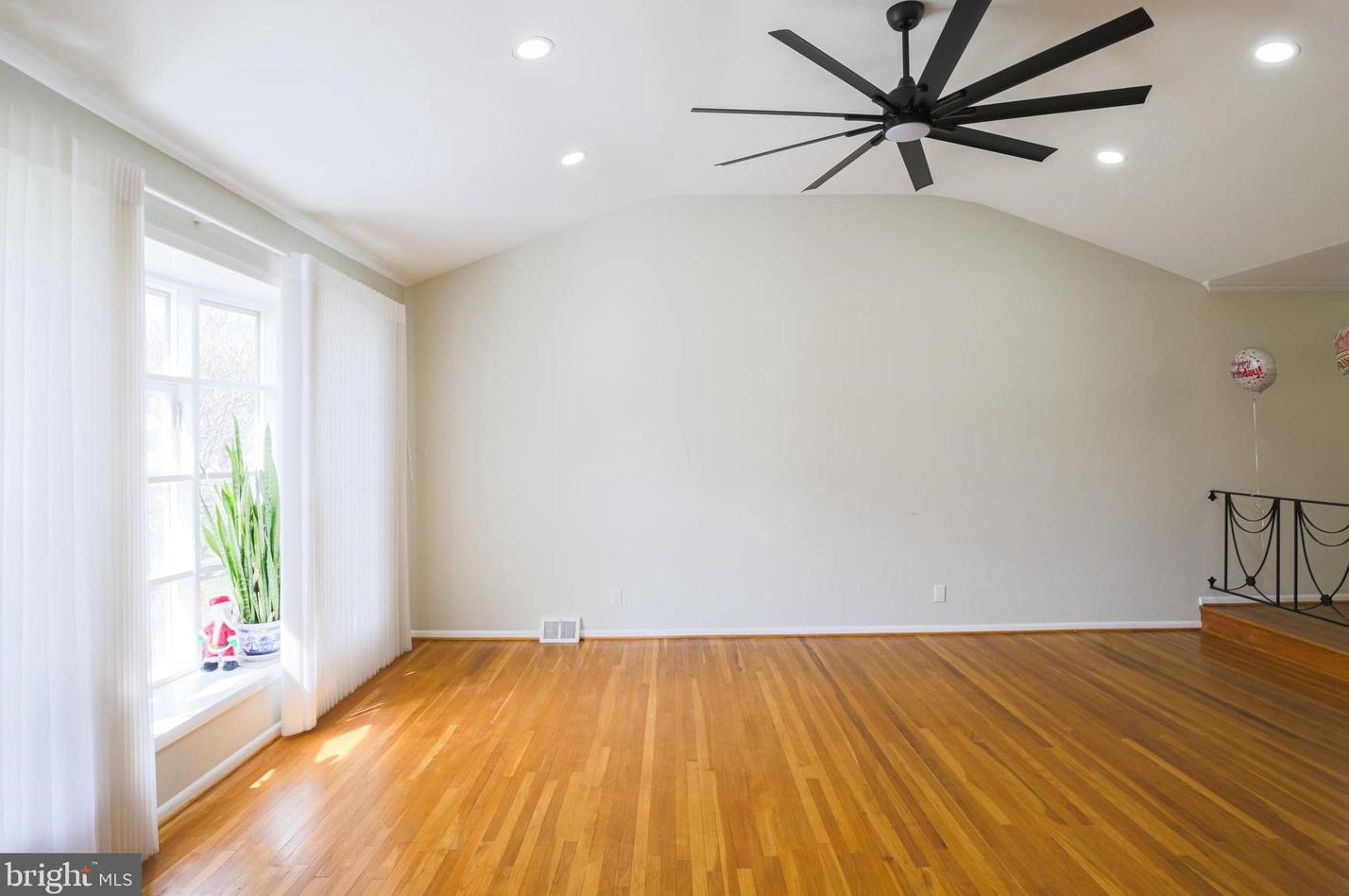 825 Warfield Ln, Huntingdon Valley PA 19006-3426 exterior