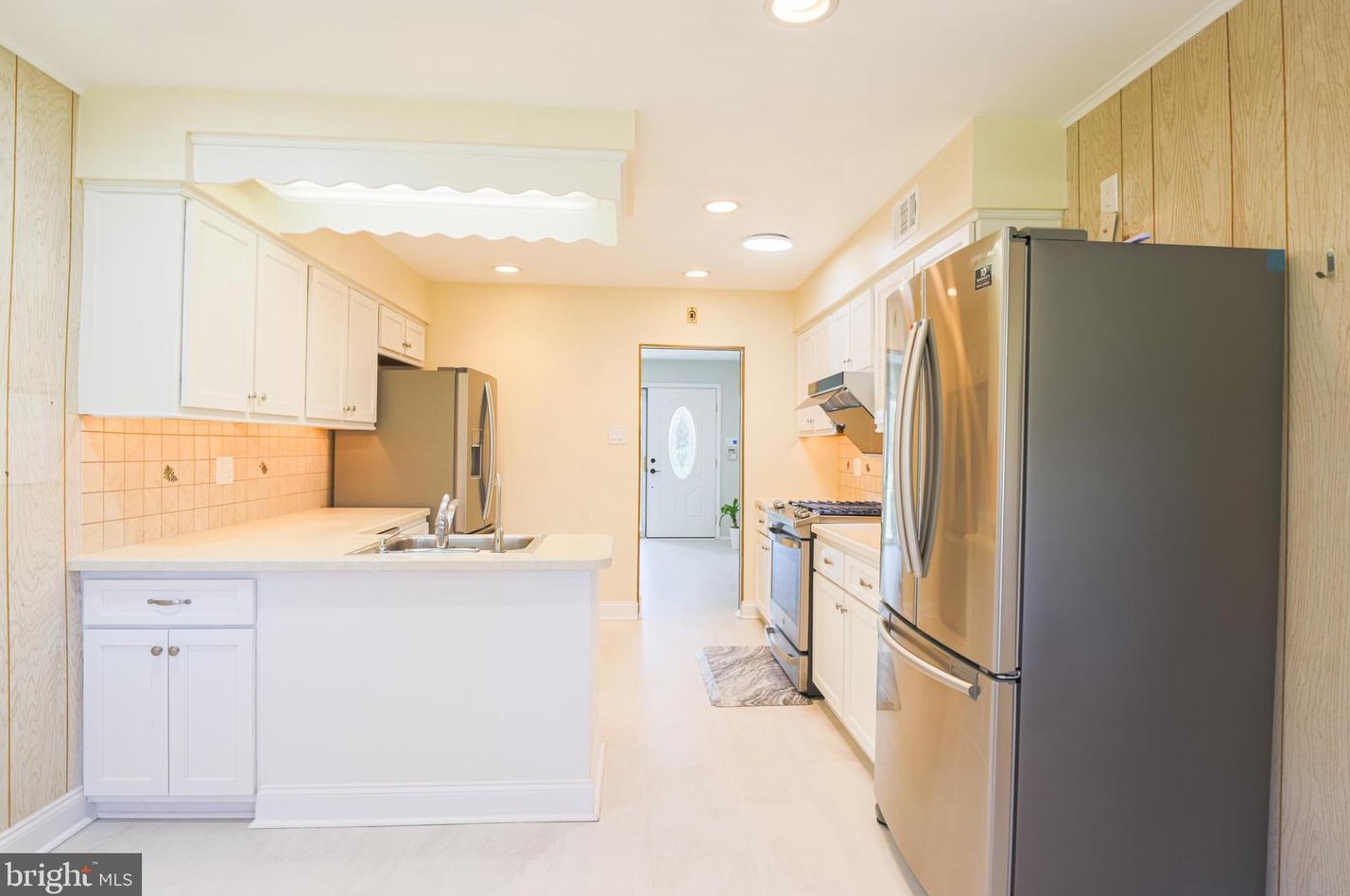 825 Warfield Ln, Huntingdon Valley PA 19006-3426 exterior