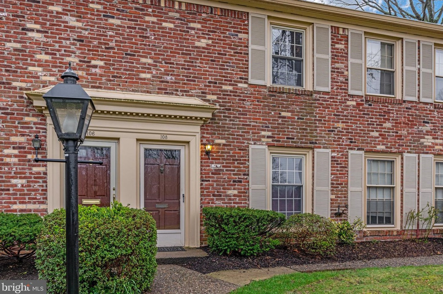 108 Albemarle Dr, Blue Bell, PA 19422-1101