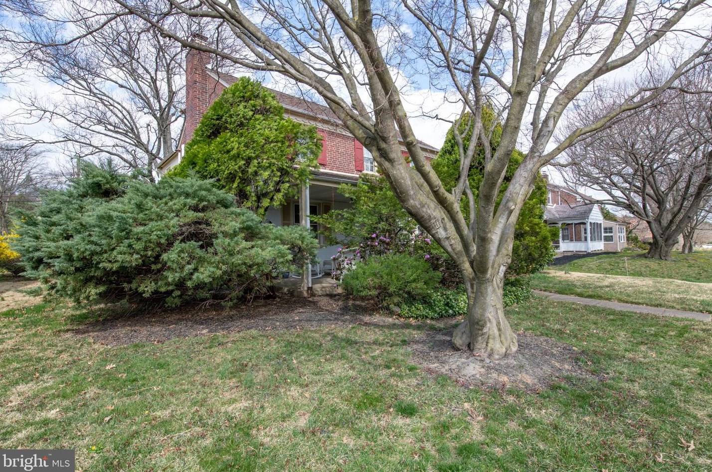 7520 Brookfield Rd, Melrose Park, PA 19027