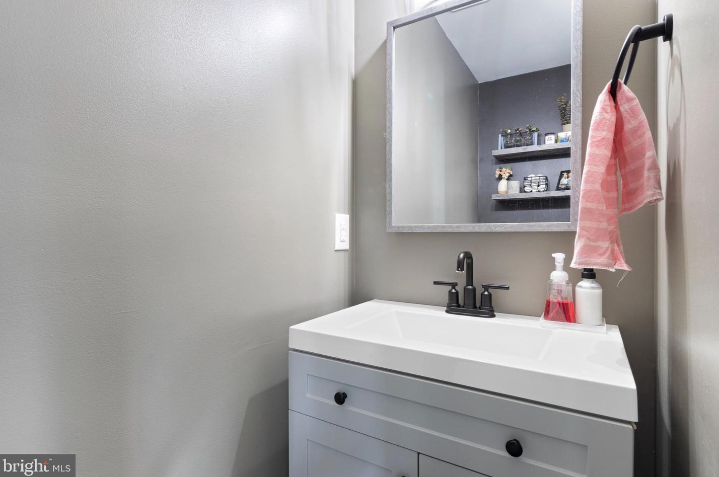 48 Village Dr, Collegeville PA  19473-2314 exterior