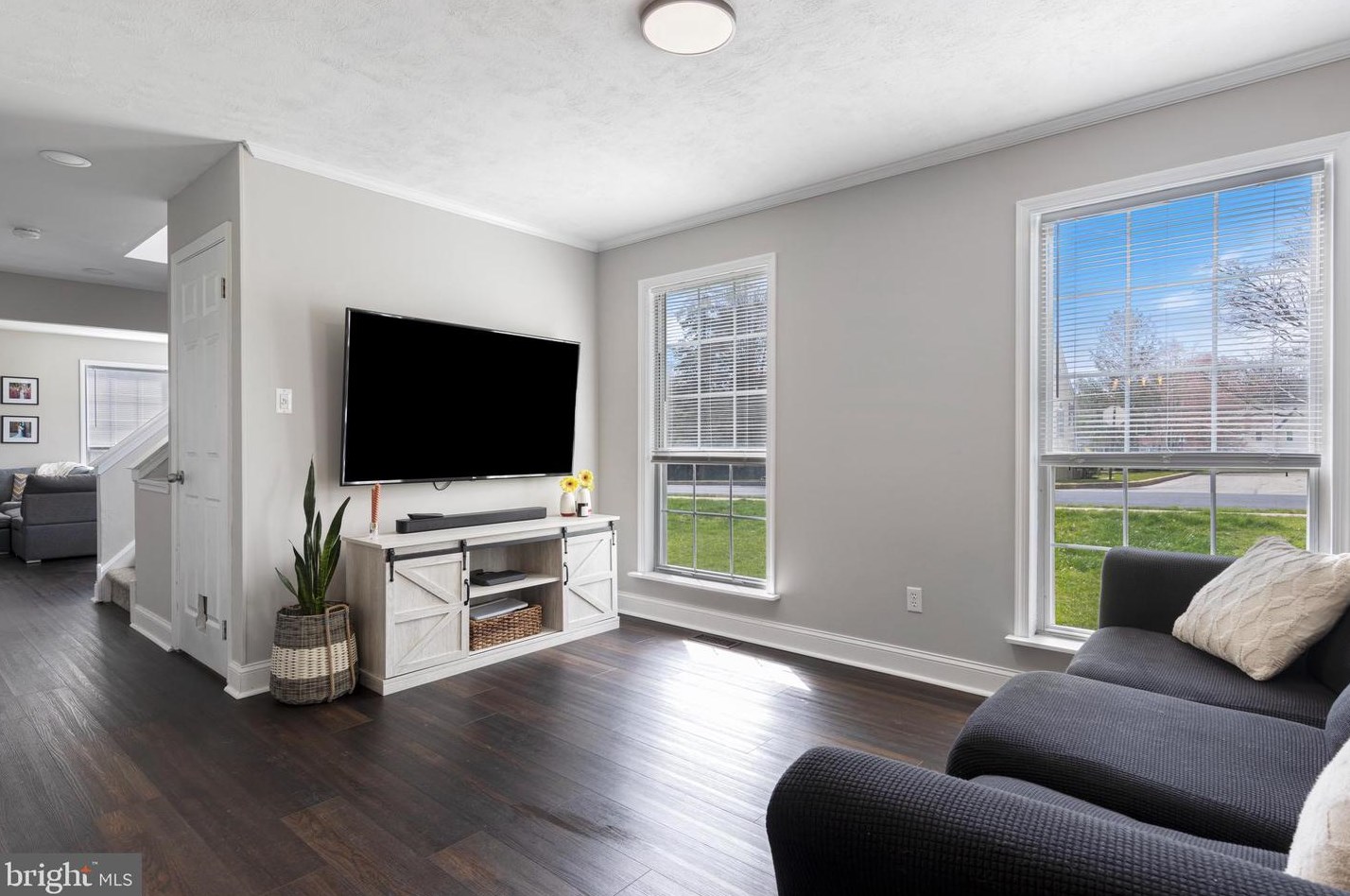 48 Village Dr, Collegeville PA  19473-2314 exterior