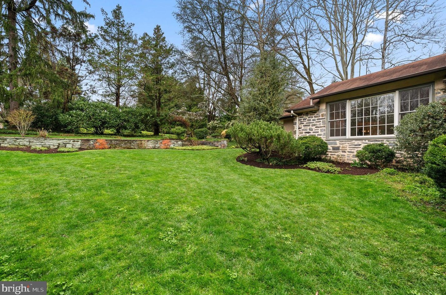 217 Winsor Ln, Haverford, PA 19041