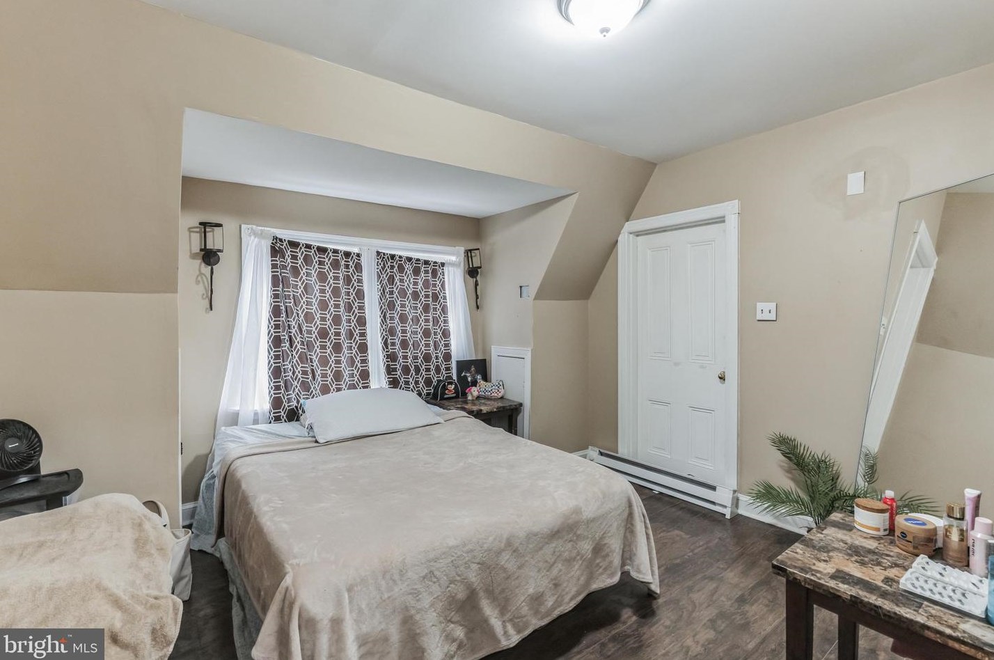 805 Main St, Norristown PA  19401-4103 exterior