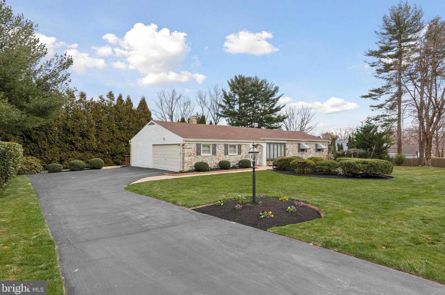 333 Emerson Rd, Huntingdon Valley, PA 19006-3022