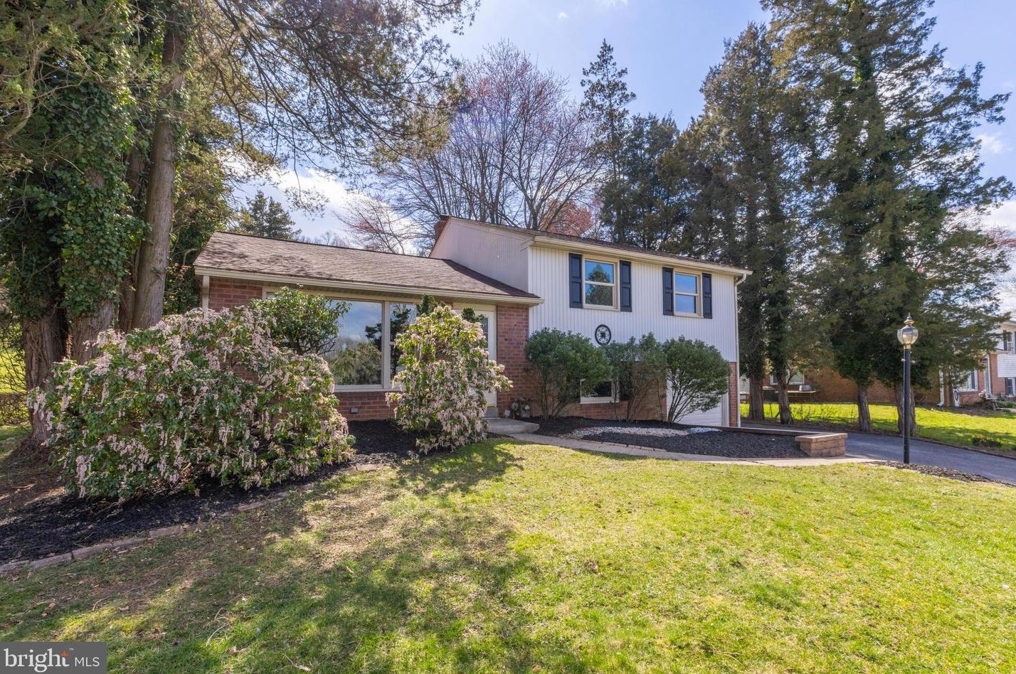 616 Bob White Rd, Wayne, PA 19087-2305