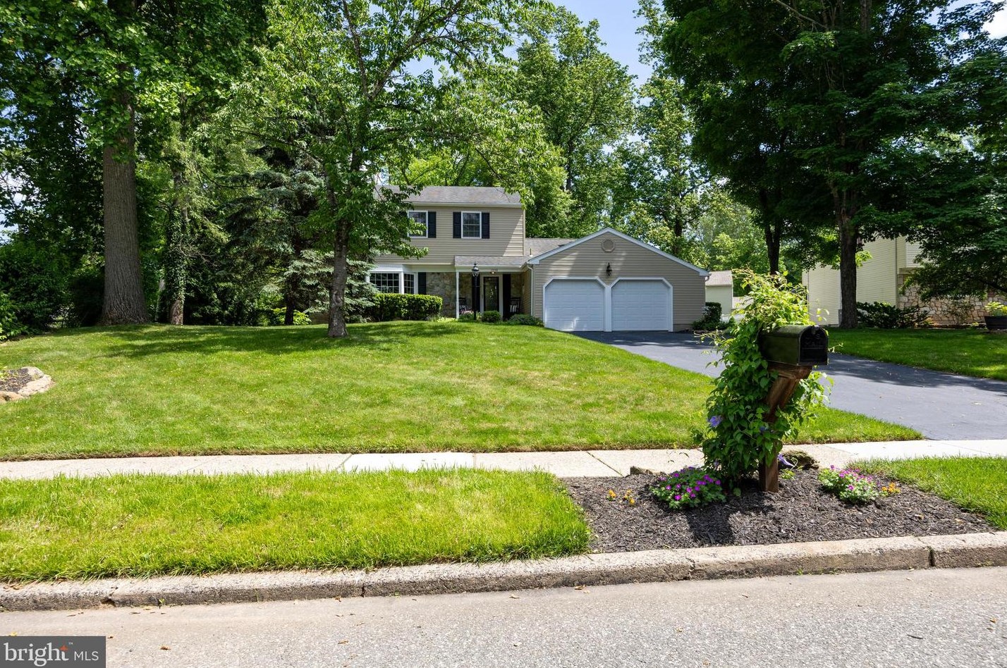 1048 Shearwater Dr, Norristown, PA 19403-2047