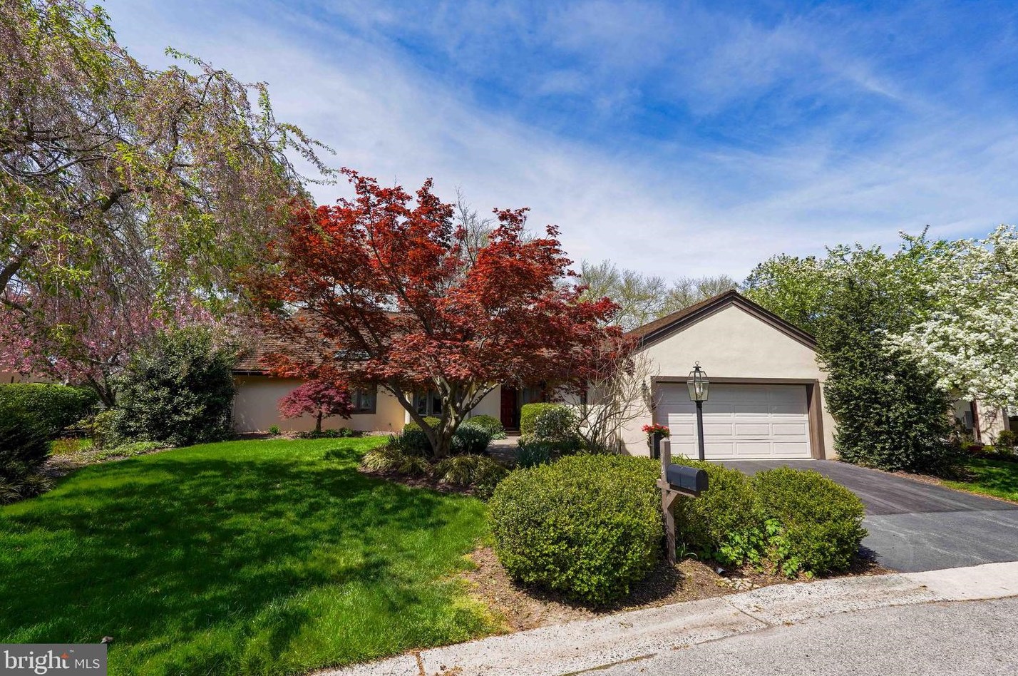 14 Springhouse Ln, Blue Bell, PA 19422