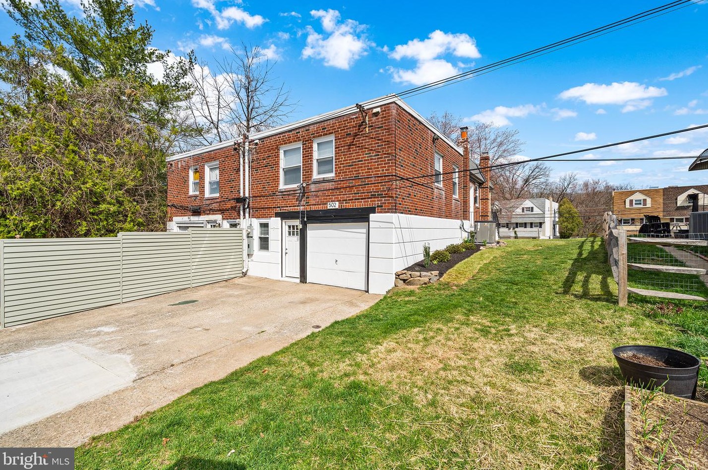 502 Glen Valley Dr, Norristown PA  19401-3129 exterior