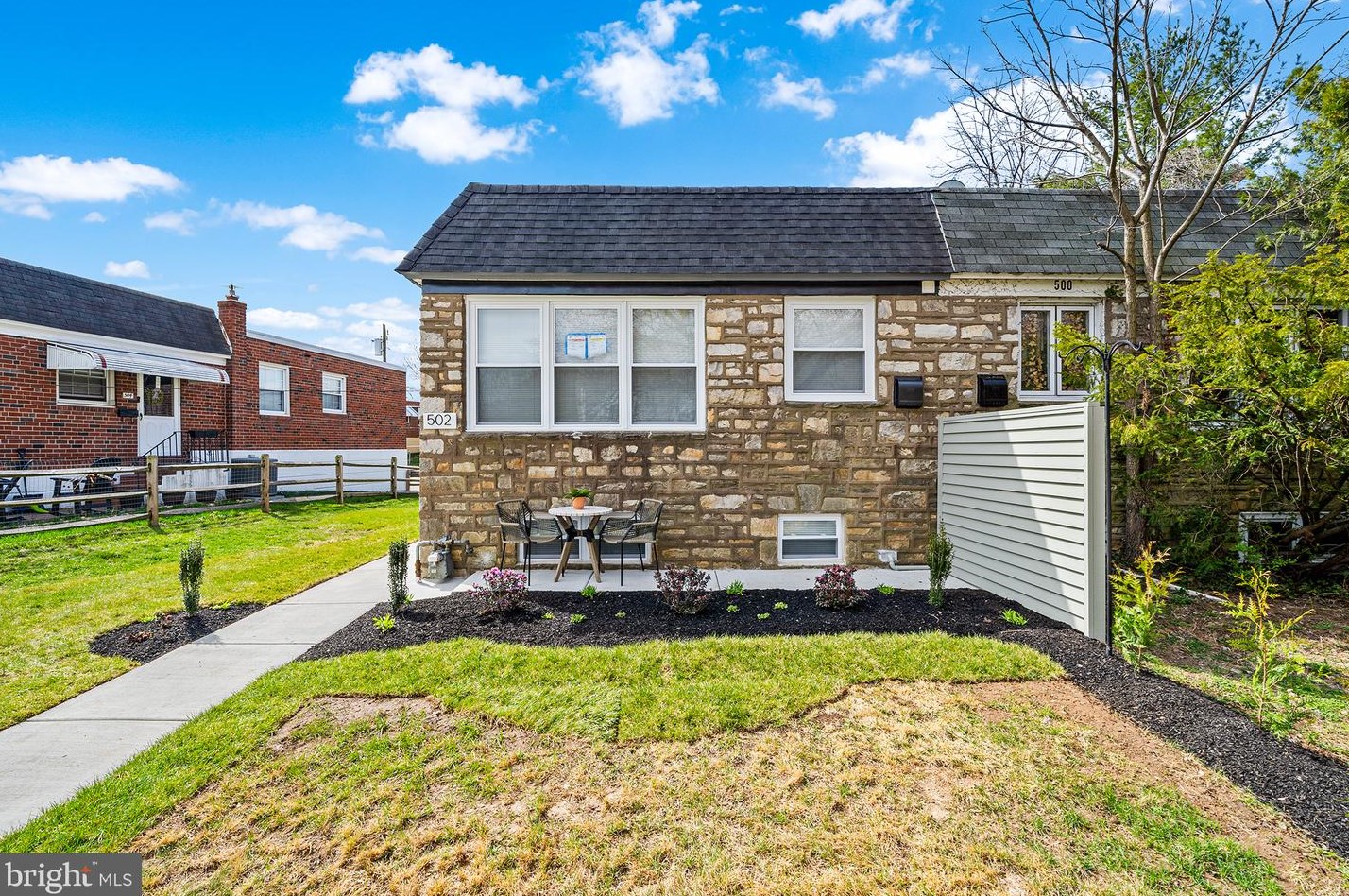 502 Glen Valley Dr, Norristown PA  19401-3129 exterior