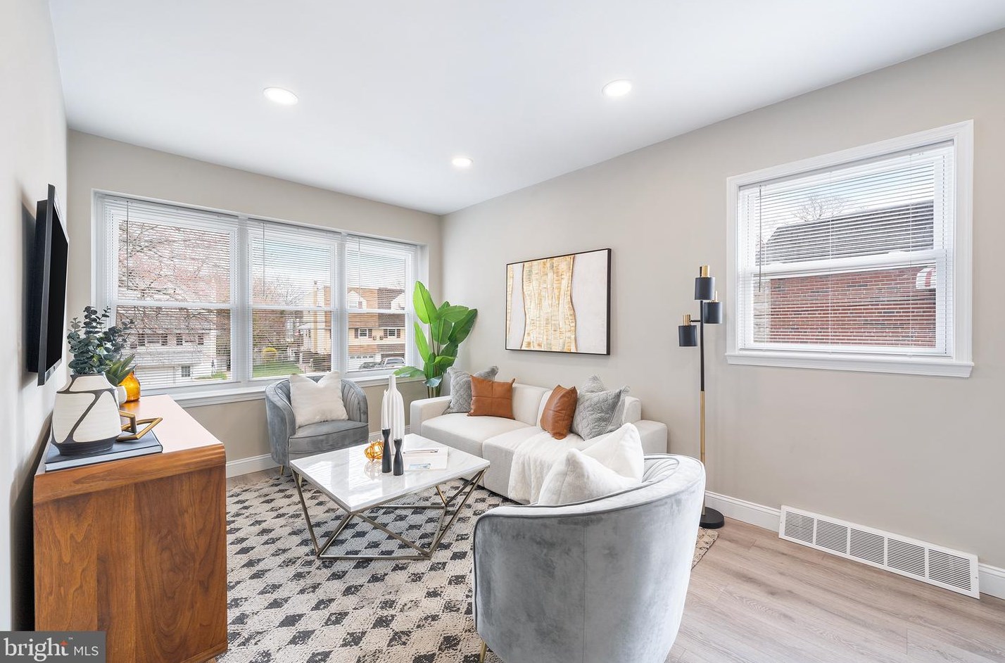 502 Glen Valley Dr, Norristown PA  19401-3129 exterior