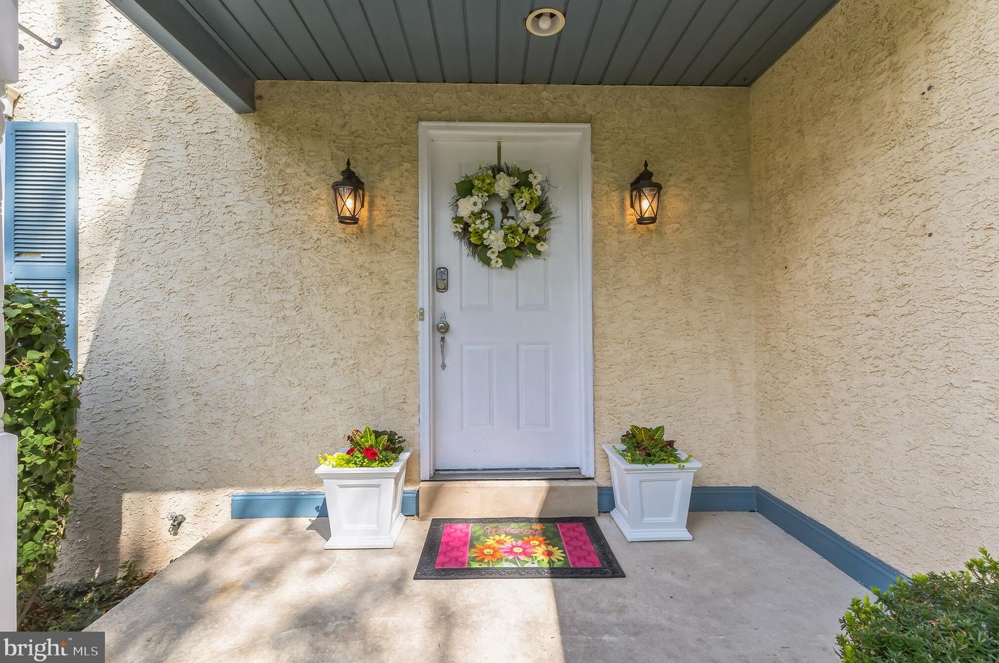 2046 Spring Valley Rd, Lansdale, PA 19446