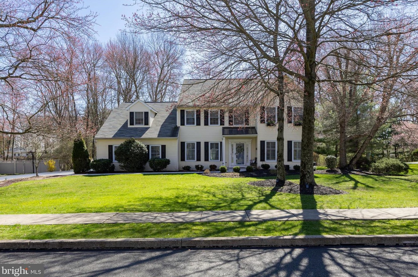 114 Oxford Ln, North Wales, PA 19454