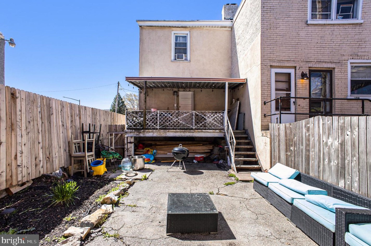 307 4th St, Norristown PA  19405-1808 exterior