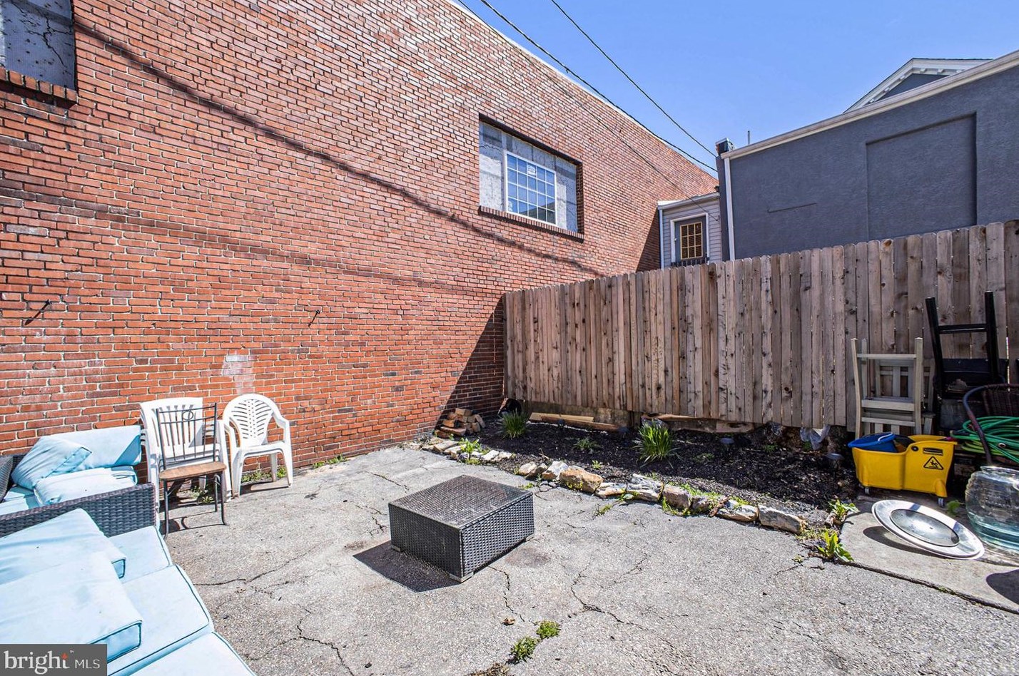 307 4th St, Norristown PA  19405-1808 exterior