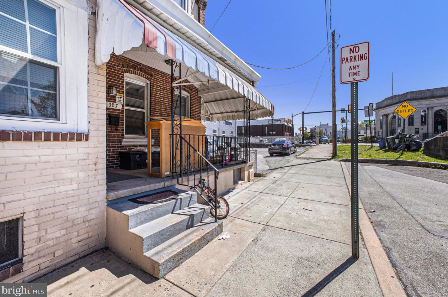 307 4th St, Norristown PA  19405-1808 exterior