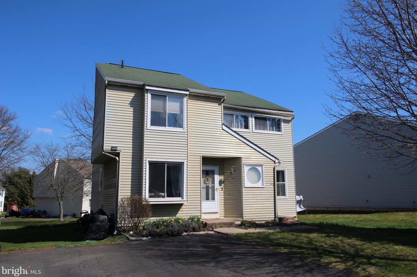 253 Danielle Dr, Harleysville, PA 19438-1943