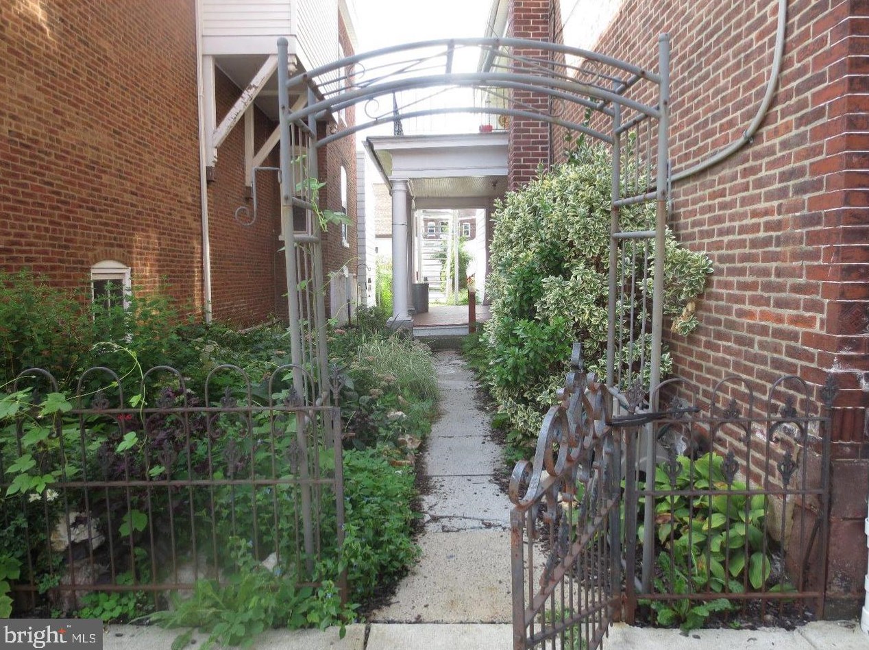 50 Walnut St #2, Pottstown, PA 19464