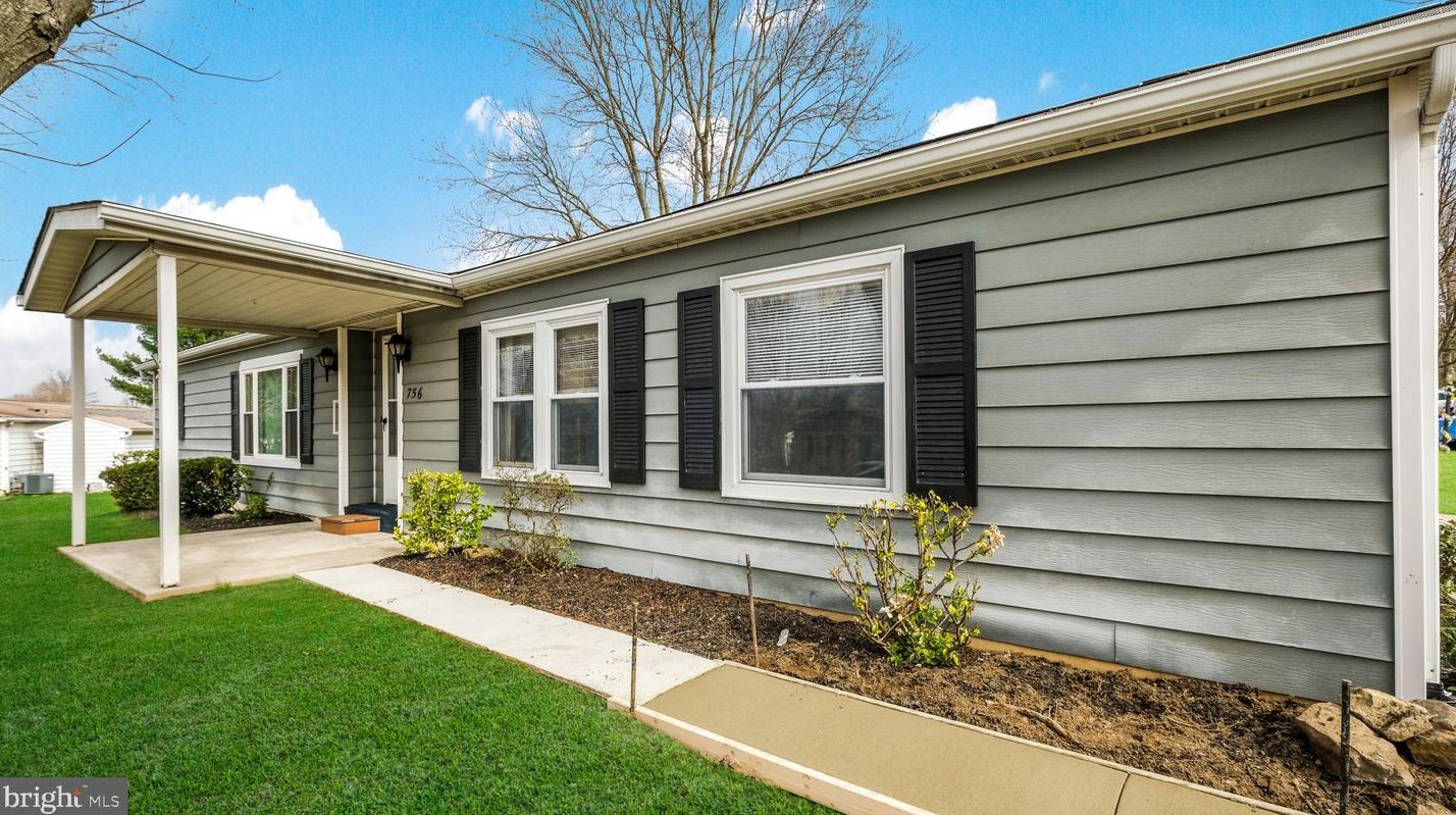 756 Locust Ct, North Wales, PA 19454