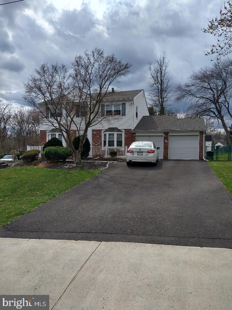 2550 Karen Ln, Hatboro, PA 19040