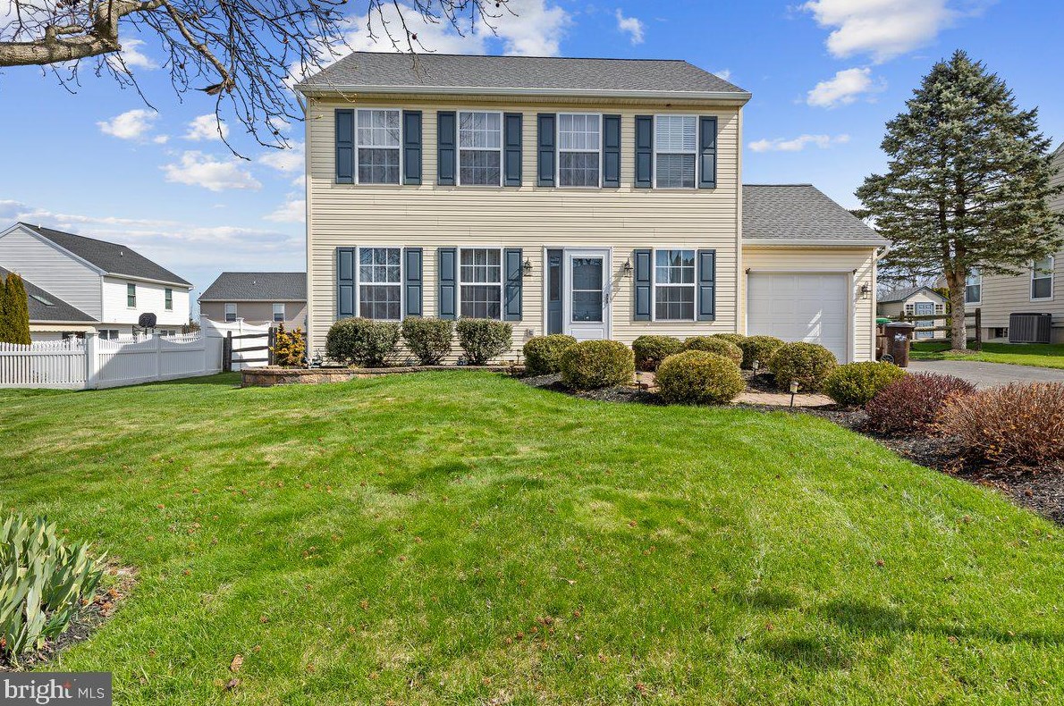 2563 Donald Dr, Pottstown, PA 19464