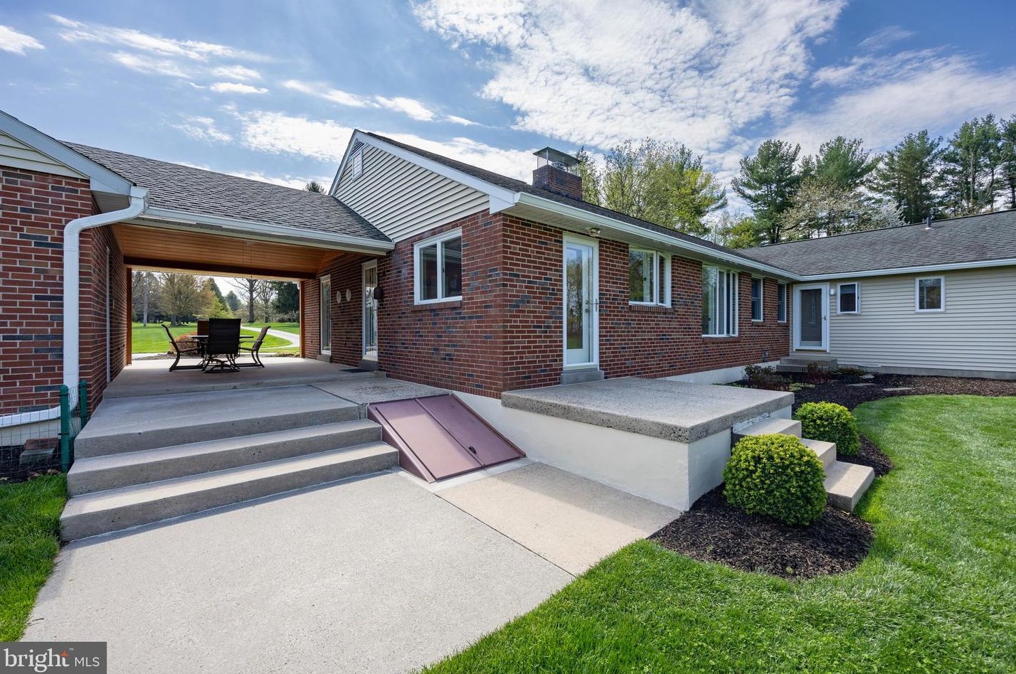 1115 Hollow Rd, Collegeville PA  19426-1516 exterior