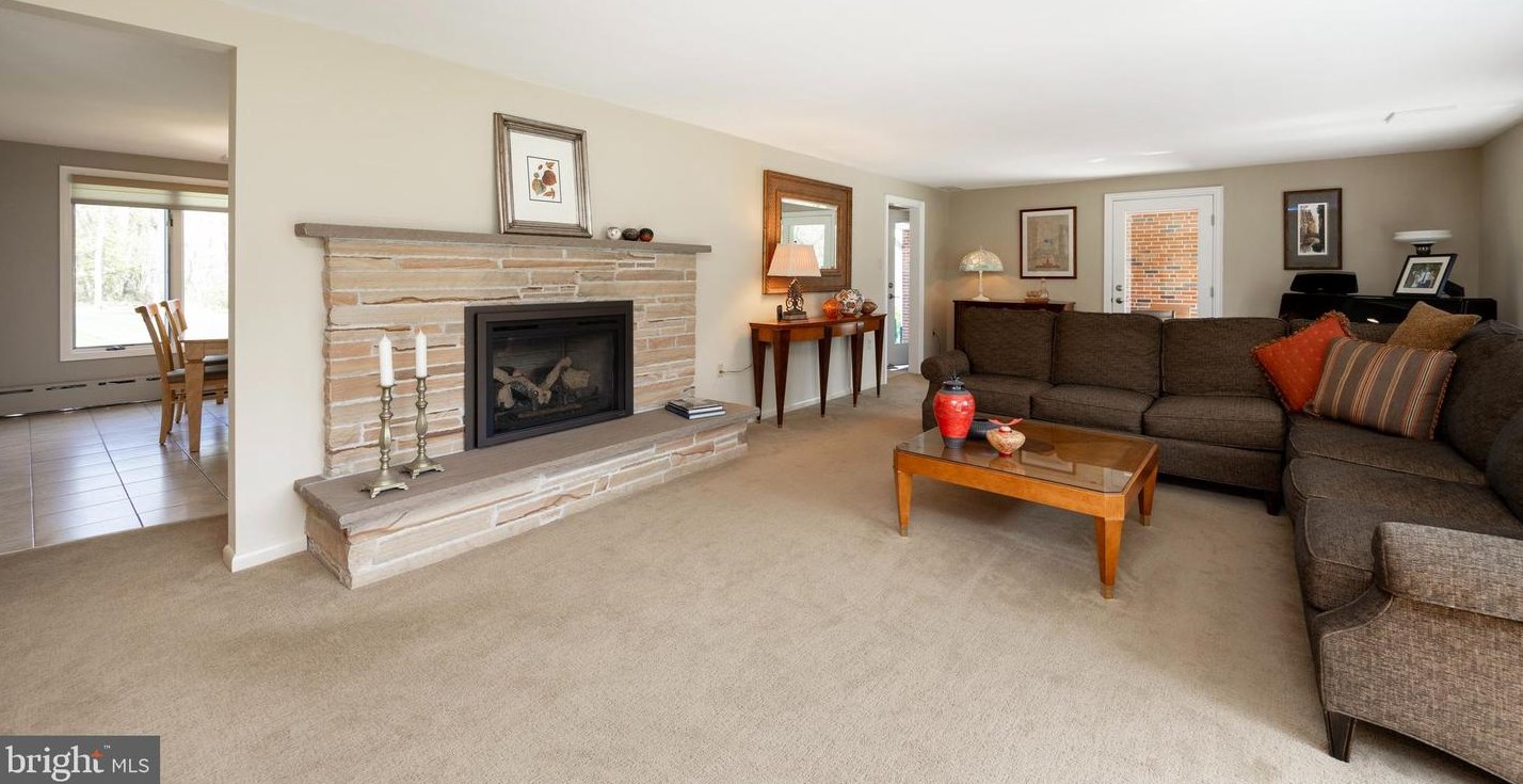 1115 Hollow Rd, Collegeville PA  19426-1516 exterior