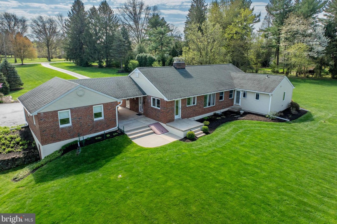 1115 Hollow Rd, Collegeville PA  19426-1516 exterior