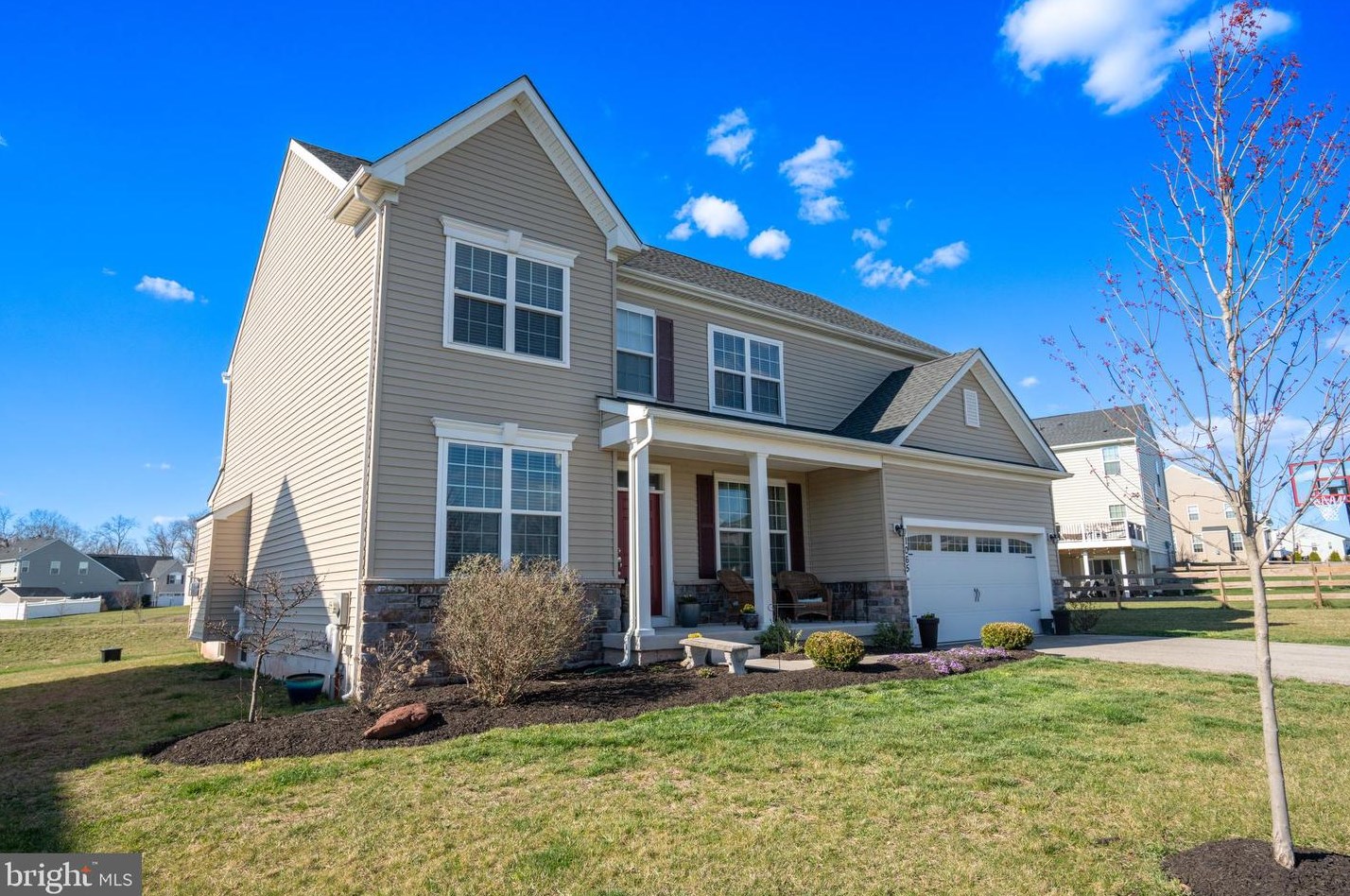1065 E 11th St, Red Hill, PA 18073