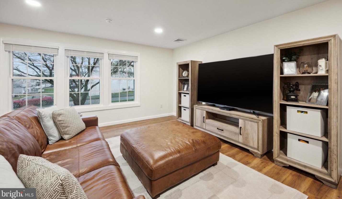 2935 Middle Creek Rd, Gilbertsville PA  19525-8900 exterior