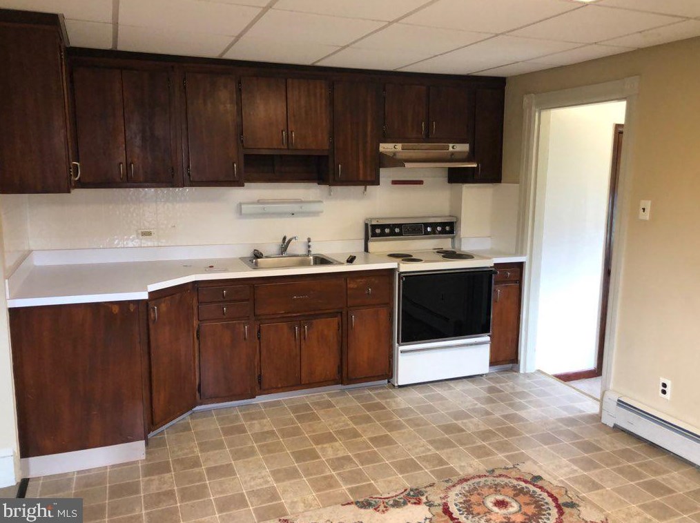 712 W 4th St, Lansdale, PA 19446