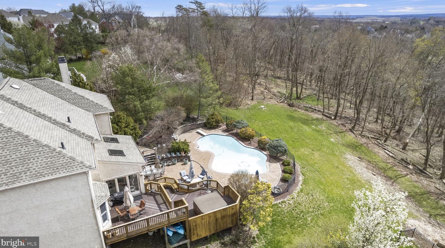 1902 Black Hawk Cir, Norristown PA  19403-1869 exterior