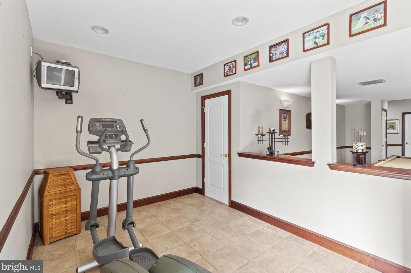 1902 Black Hawk Cir, Norristown PA  19403-1869 exterior