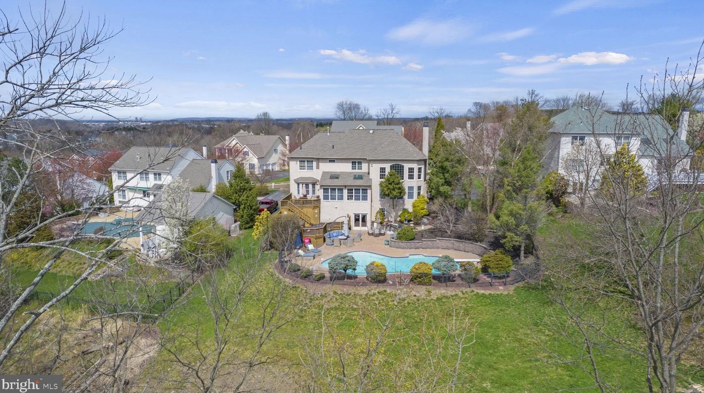 1902 Black Hawk Cir, Norristown PA  19403-1869 exterior