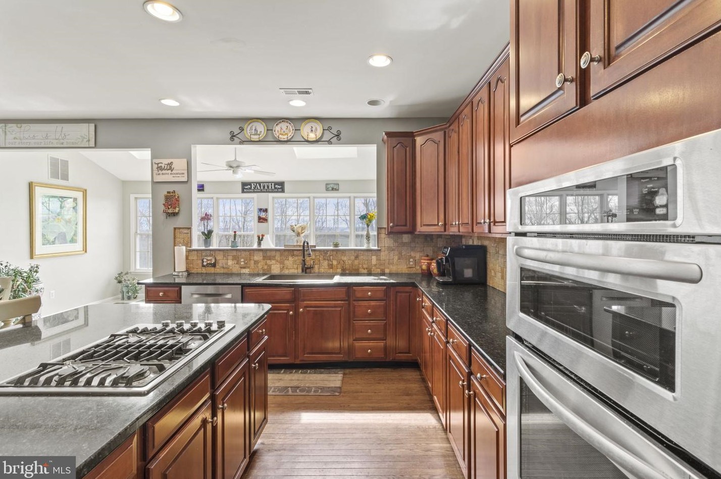 1902 Black Hawk Cir, Norristown PA  19403-1869 exterior