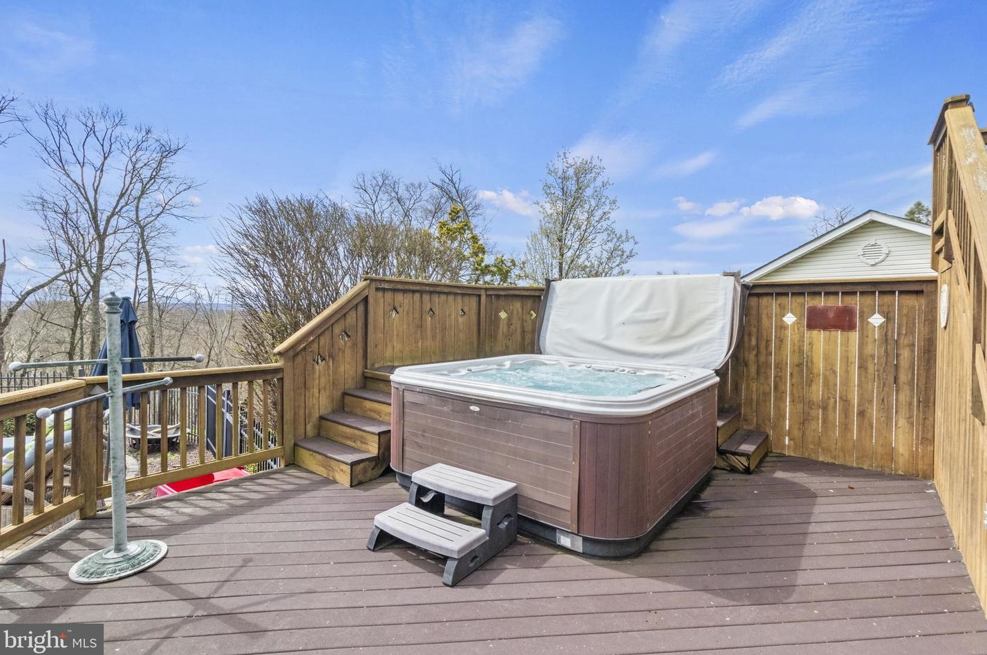 1902 Black Hawk Cir, Norristown PA  19403-1869 exterior