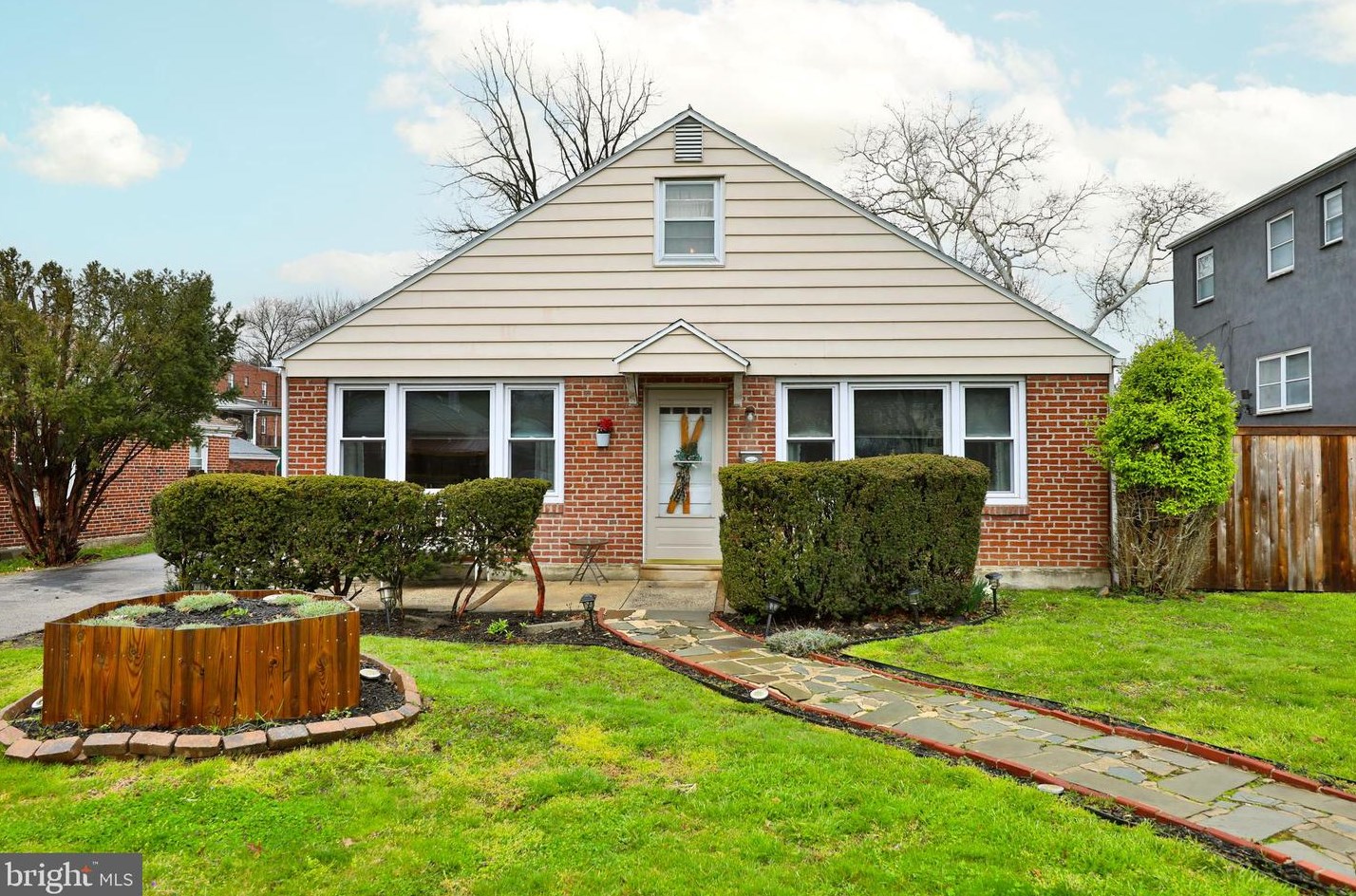 7 Brookside Rd, Ardsley, PA 19038-8216