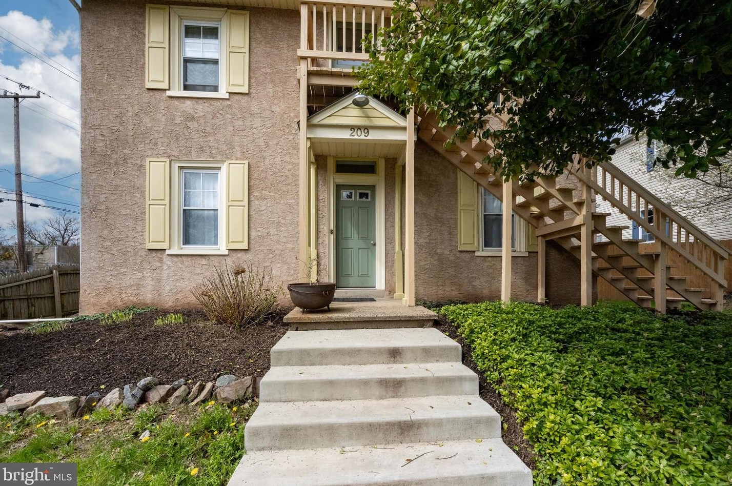 209 Centennial St, Collegeville PA  19426-1813 exterior