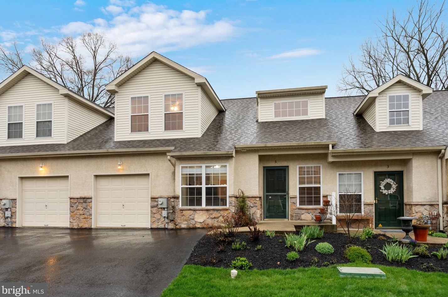 5 Stuart Dr, Norristown, PA 19401-6510