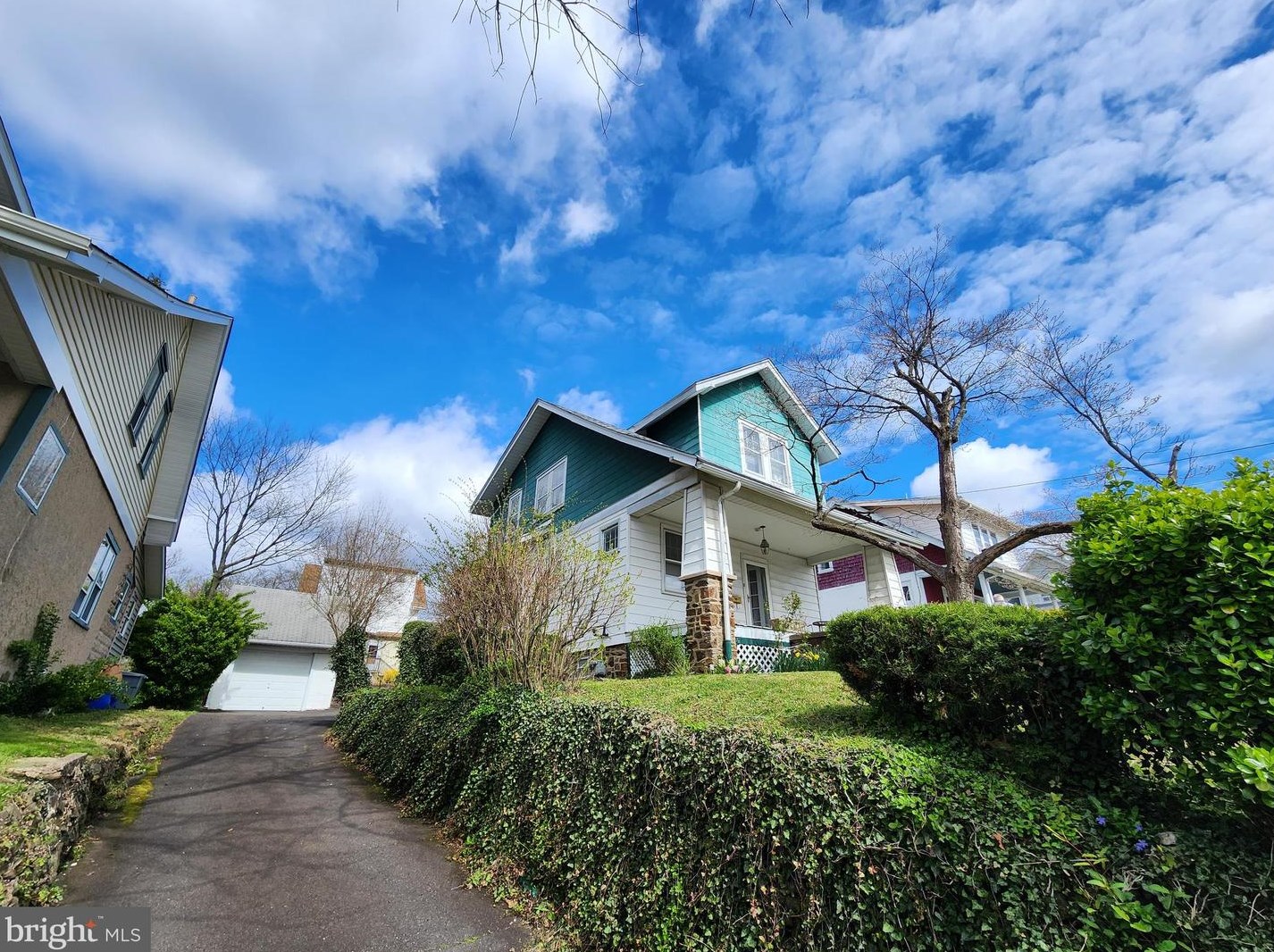 7956 Church Rd, Meadowbrook, PA 19046