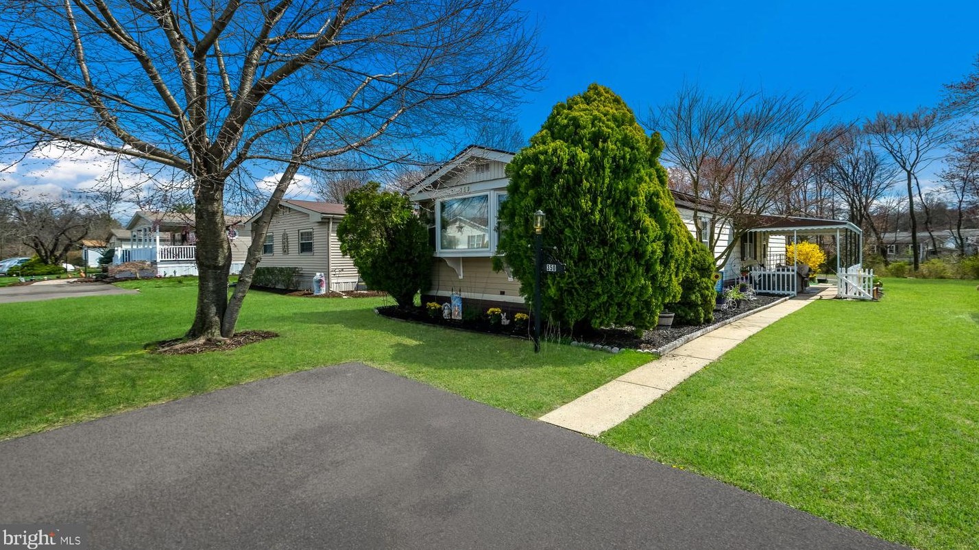 350 Woodstream Way, North Wales, PA 19454-1142