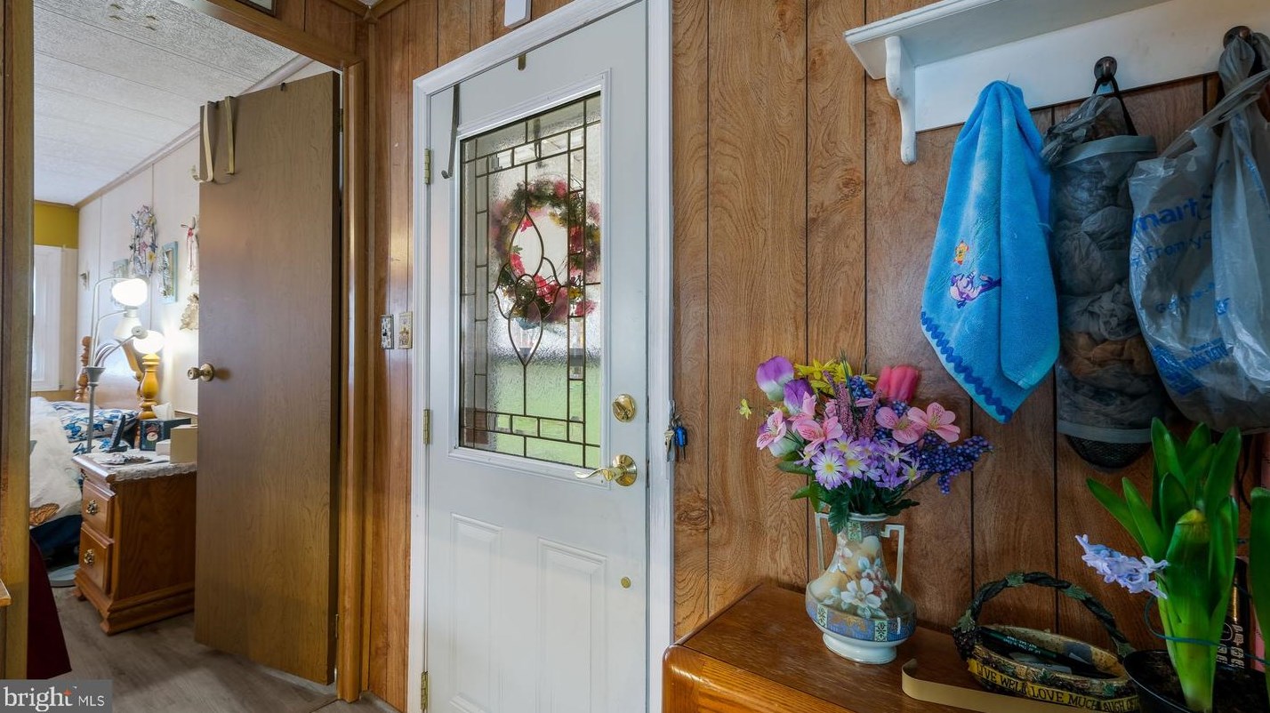 350 Woodstream Way, North Wales PA  19454-1142 exterior