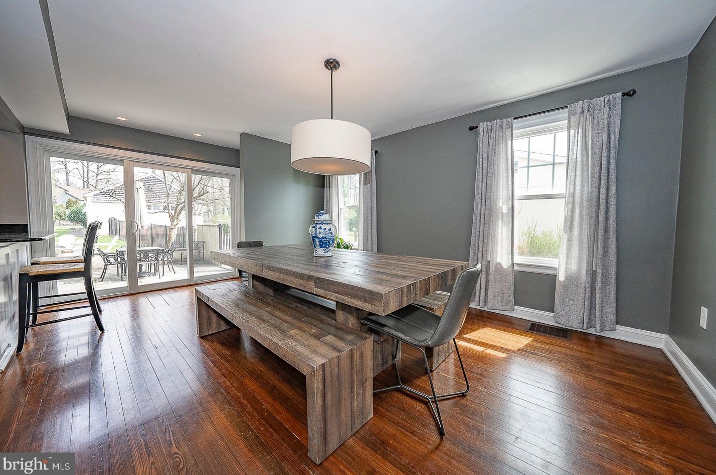547 Barrett Ave, Haverford PA  19041-1401 exterior