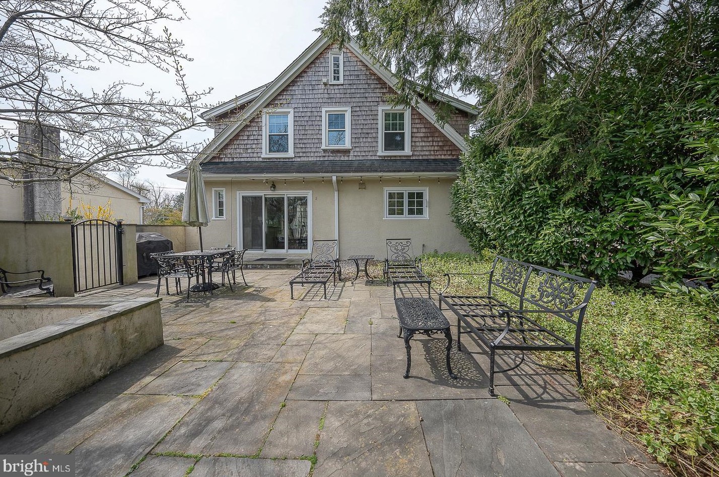 547 Barrett Ave, Haverford PA  19041-1401 exterior