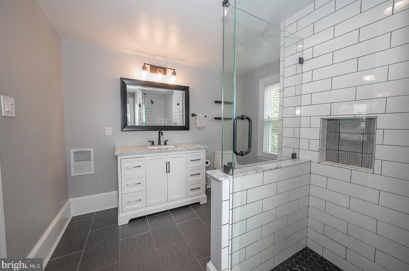 547 Barrett Ave, Haverford PA  19041-1401 exterior