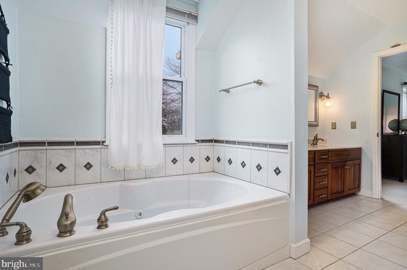 1110 Wilson St, Pottstown PA  19464-4466 exterior