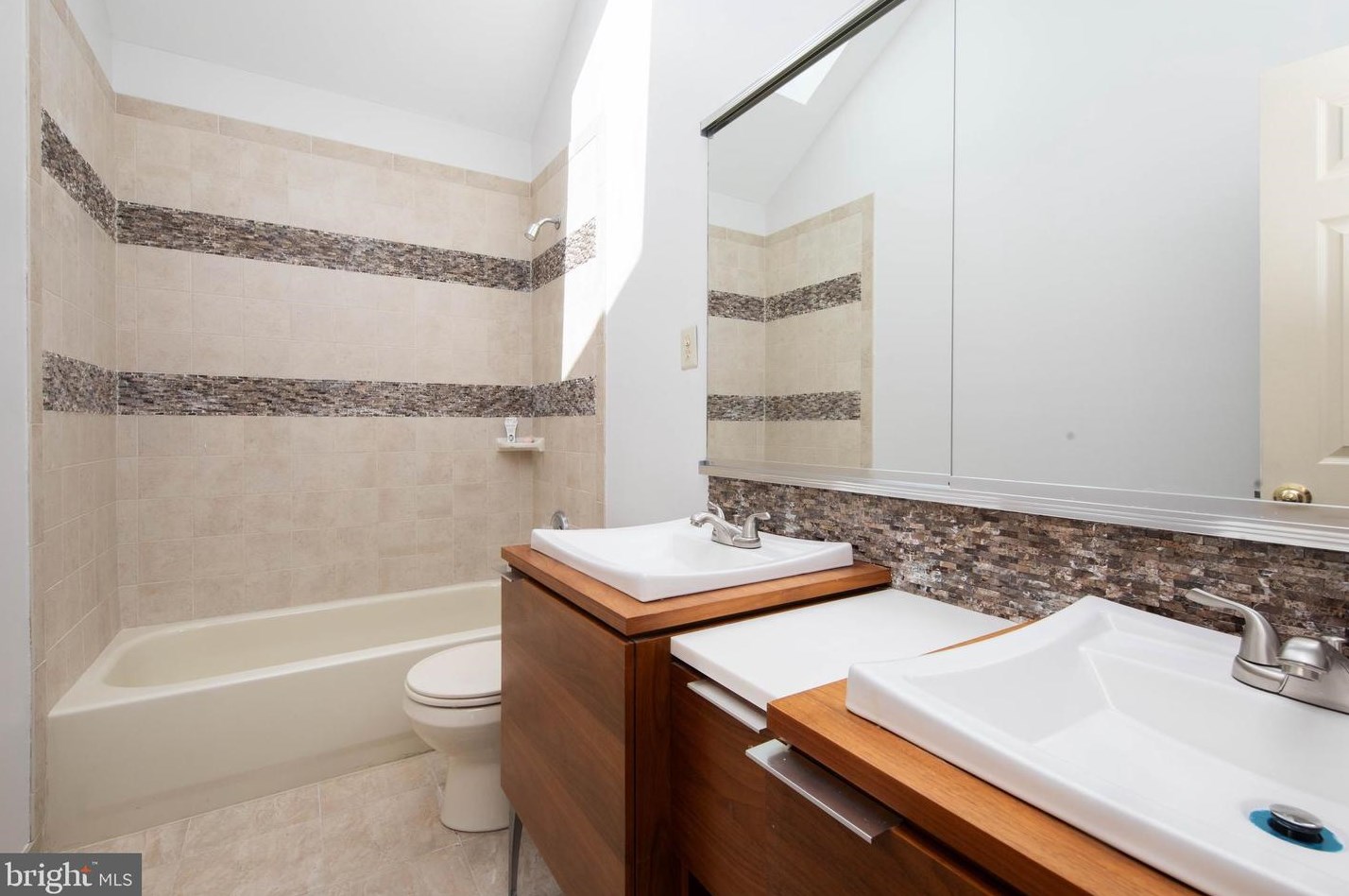 149 Raven Hollow Dr, North Wales PA  19454-4429 exterior