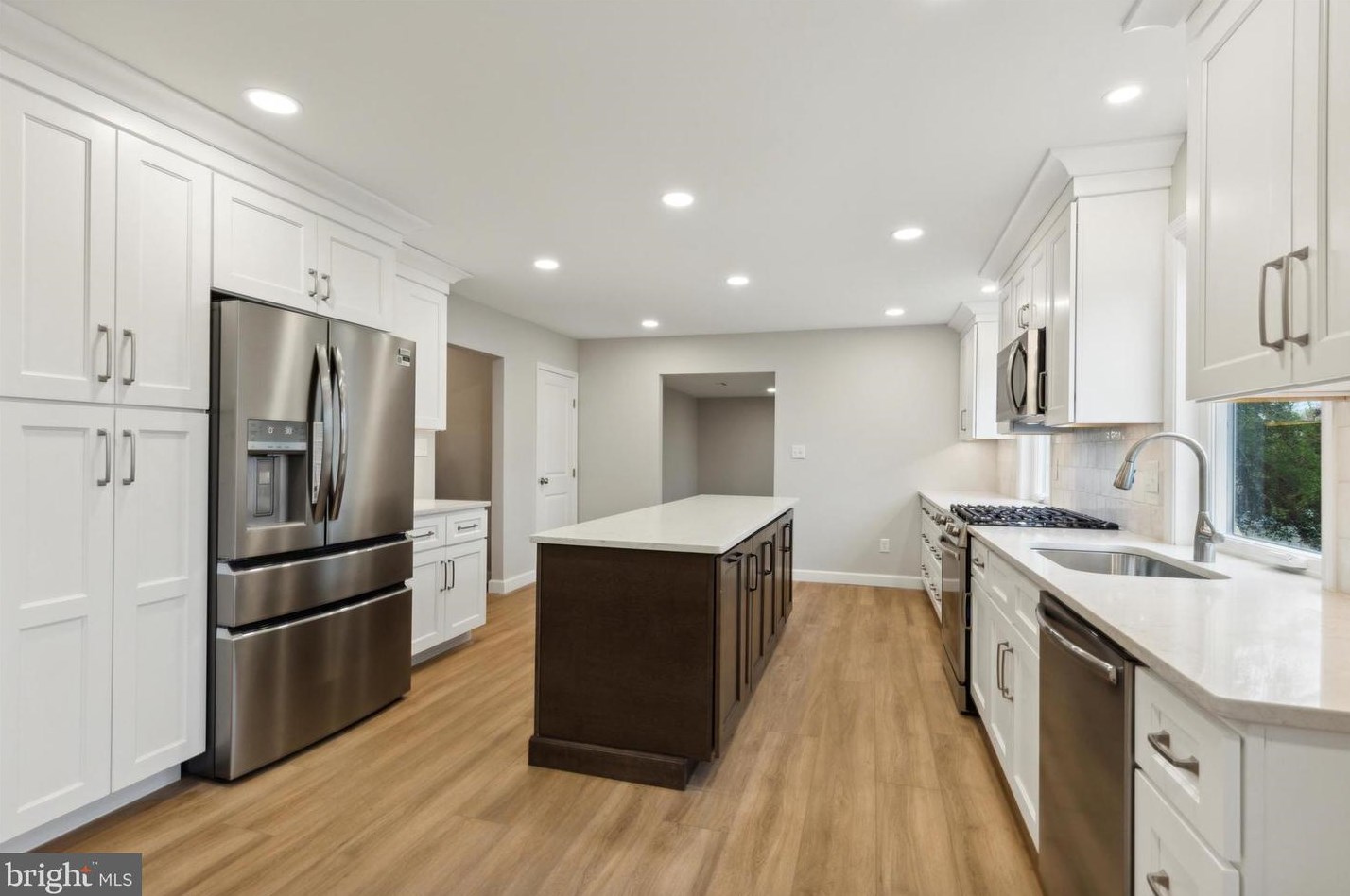 612 Mockingbird Ln, Norristown PA  19403-1916 exterior