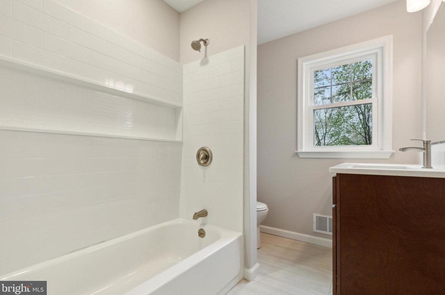 612 Mockingbird Ln, Norristown PA  19403-1916 exterior